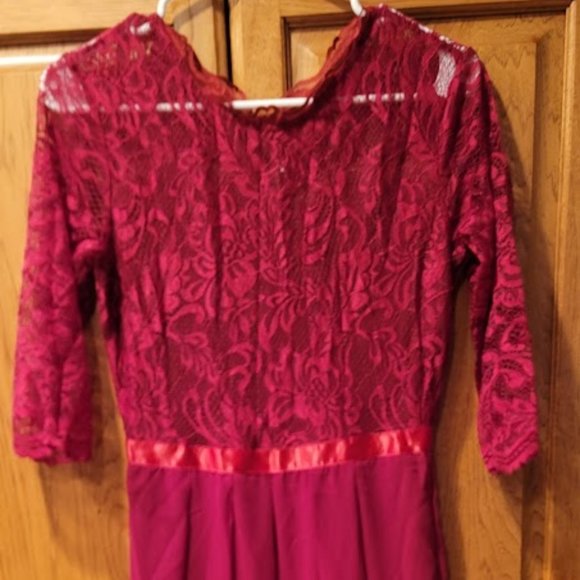 Formal Dress - Picture 1 of 3